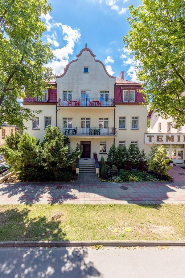 Osrodek Wczasowy Temida Hotel Swinoujscie Kültér fotó